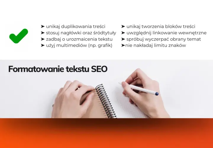 Ręce piszą notatki w zeszycie, tworząc teksty SEO. Porady: unikaj duplikatów, używaj nagłówków, multimediów.