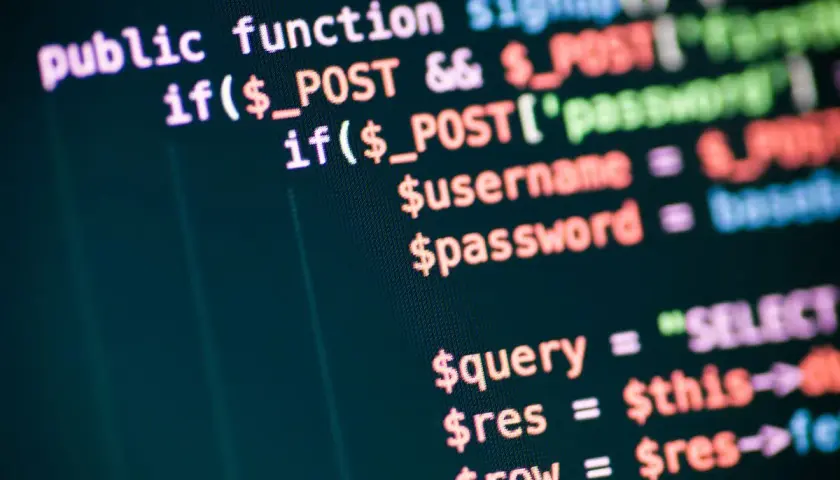 Fragment kodu PHP, pokazujący logikę logowania. To jest właśnie php, co to jest - język skryptowy do tworzenia stron internetowych.