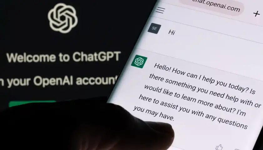 Dowiedz się, jak korzystać z ChatGPT, przeglądając interfejs czatu na telefonie.