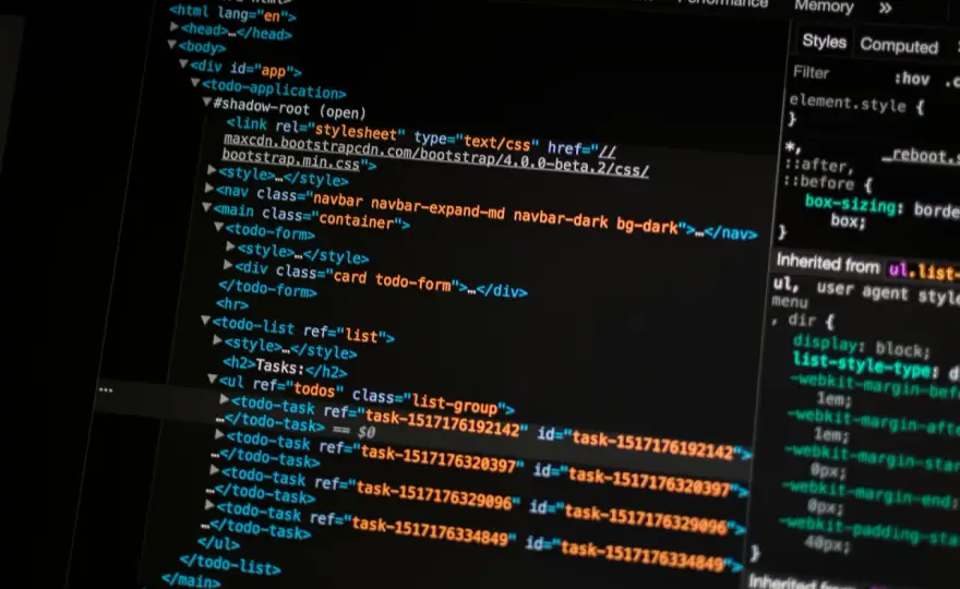 Bootstrap - co to i jak budować responsywne strony szybciej?