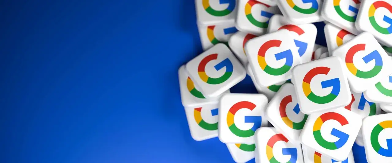 Stos ikon z logo Google, jakby zbierał je google bot.