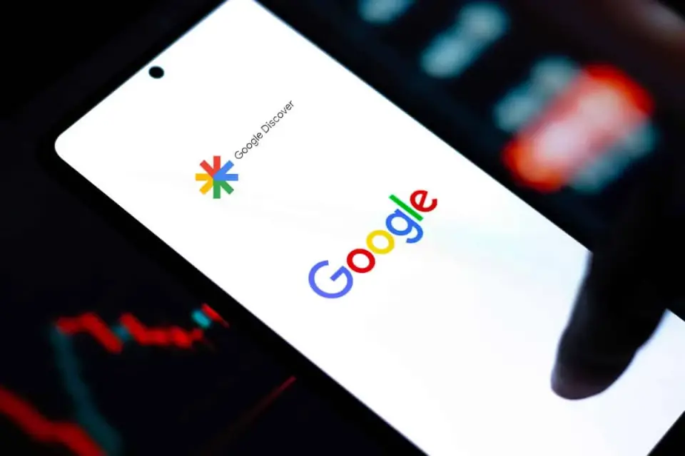Google Feed (Discover) - jak działa i jak poprawić rekomendacje?